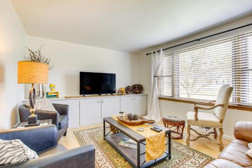 Green Bay House | Less Than 1 Mi to Lambeau Field Green Bay Home with Grill!