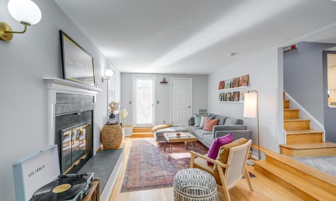 Old Town West House | Less Than 1 Mi to Waterfront Old Town Alexandria Home!