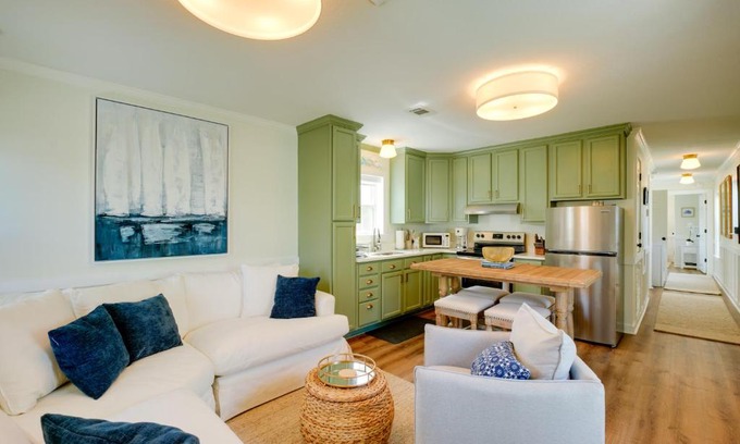 Pass Christian House | Less Than half Mi to Beach Gem with Lanai in Pass Christian