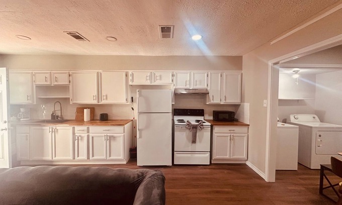 Bossier City House | Let's Dance!-3 Bedroom/2 Full Bath House in Bossier