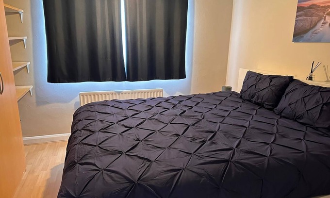 Hillingdon East Apartment | Letzi - Modern 2 bedroom apartment near Heathrow