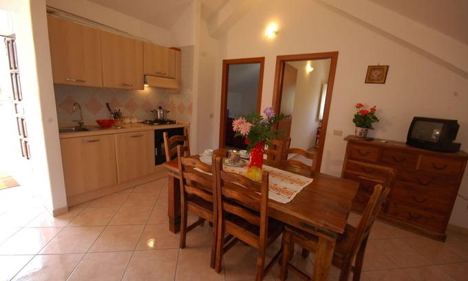 Tramonti House | Levante A1, 2 bedroom apartment with access to the garden and swimming pool