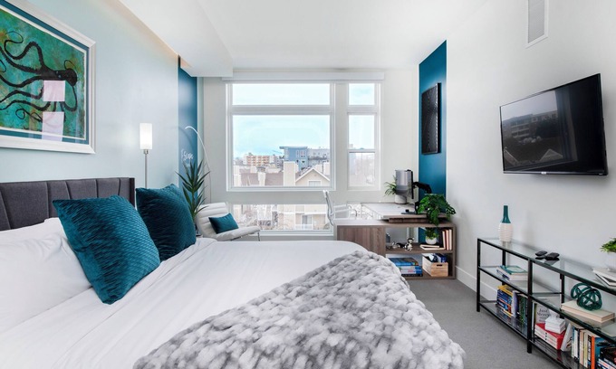 Highland Condo | Level-Up Elegance | Espadin LoHi