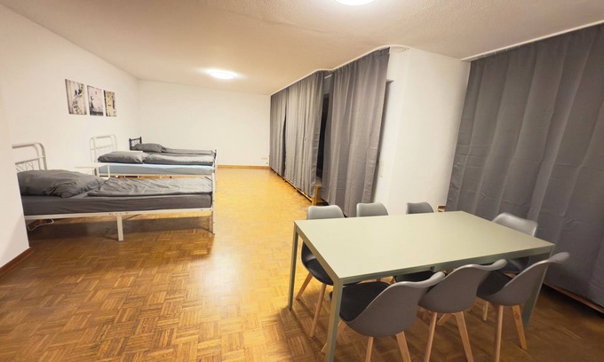 Leverkusen Apartment | Leverkusen apartment - ideal for fitters & families, 3 bedrooms & large balcony