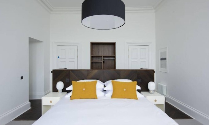 Isle of Lewis Cottage | Lews (Superior Bedroom) - a lews castle that sleeps 2 guests in 1 bedroom