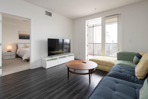 City West Apartment | Lex On Bixel Apartments