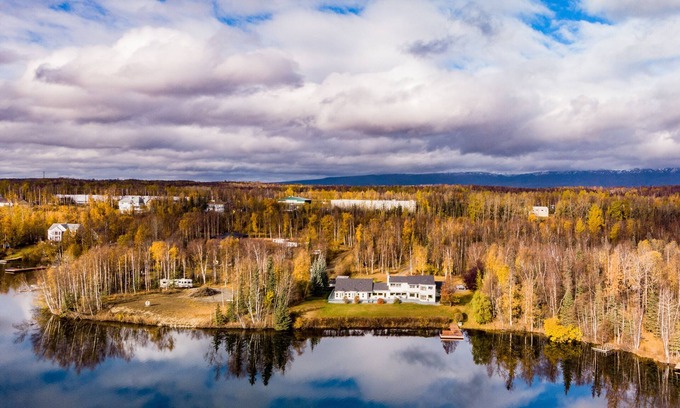 Wasilla House | Lexi's Lakehouse , Luxury, Comfort, Secluded, Beautifully Landscaped, Private