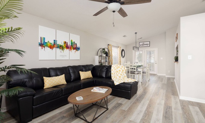 Lexington House | Lexington Cutie! Entire house close to UK, hospitals, and Keeneland