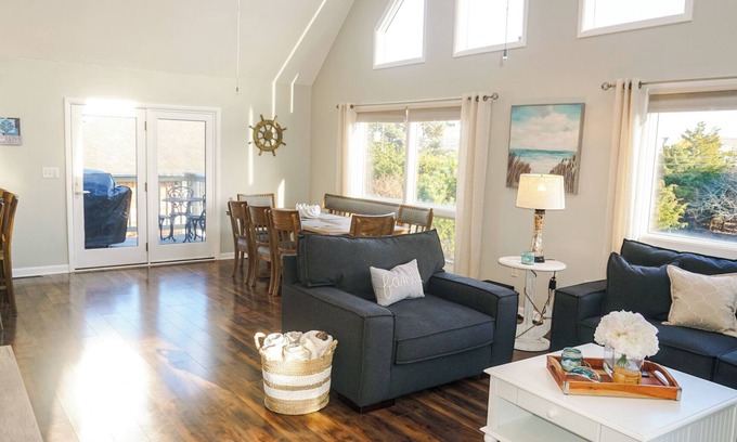 Broadkill Beach House | LEYA`S SECRET TREASURE - 3 BD, 2.5 BA - Sleeps 10 - Steps from the beach!