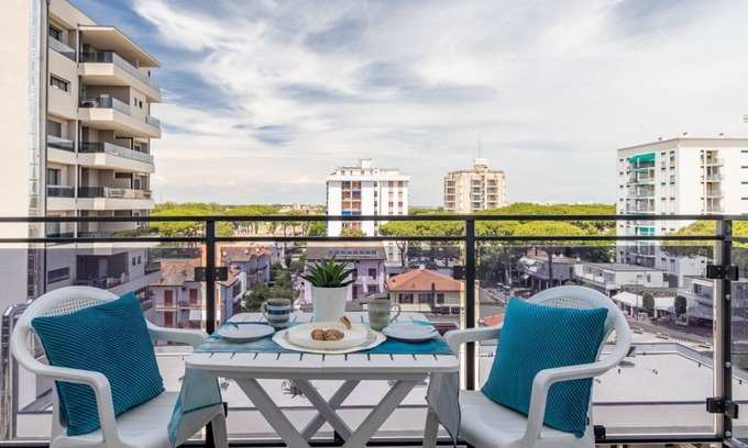 Lido degli Estensi Apartment | Lido degli Estensi Flat a stone's throw from the beach