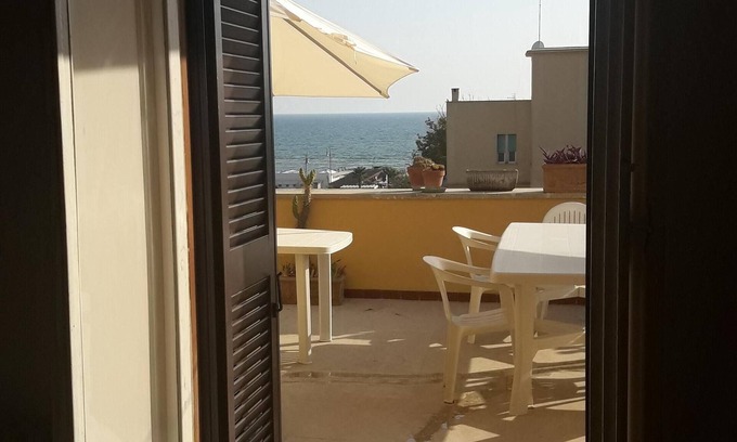 Quartiere XXXIII Lido di Ostia Ponente Apartment | LIDO DI OSTIA CENTRO APARTMENT WITH BALCONY