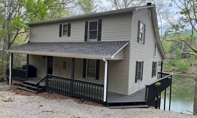 Blairsville House | Life at the Lake House!-On Nottley Lake