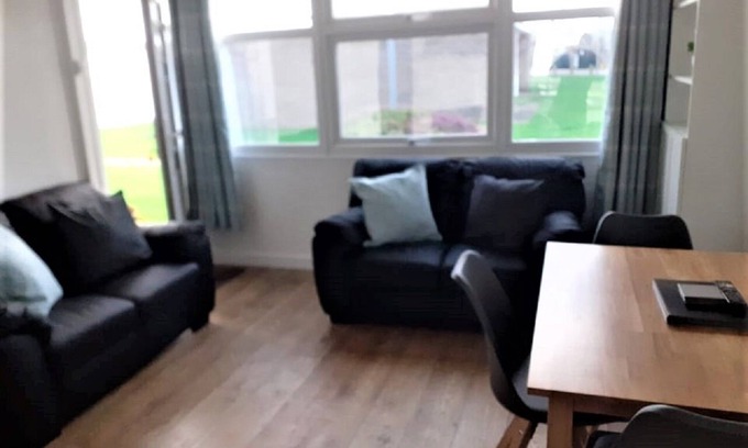 Great Yarmouth Ski Chalet | Light & Airy Chalet - 5 min to beach - short drive to Broads & Great Yarmouth