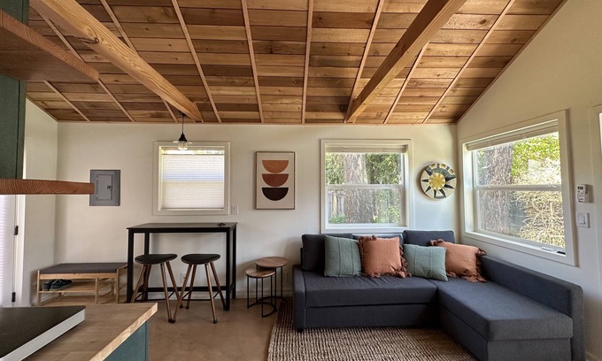 Roseway Cottage | Light-filled Cedar Guesthouse with hot tub and private backyard