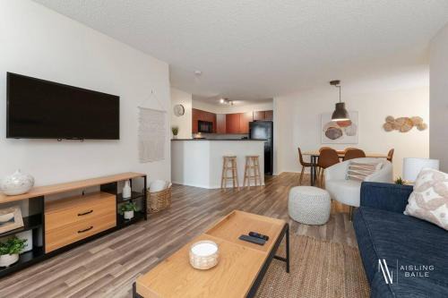 East Kootenay Apartment | Light N Airy, Pool, Hot Tub, Pets, Ground Floor