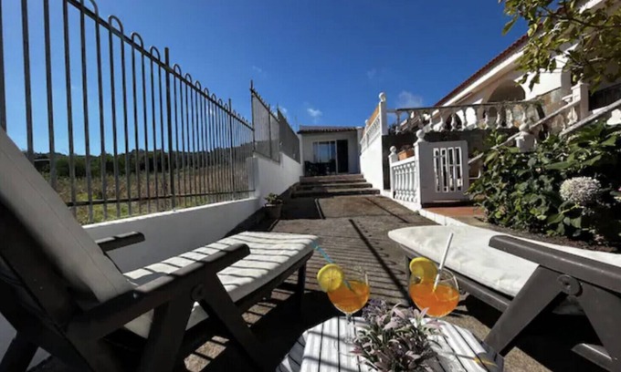 Tacoronte House | Lightbooking Agua Garcia Tacoronte con terraza