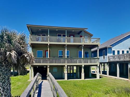 Surfside Beach House | Lighthouse By the Sea