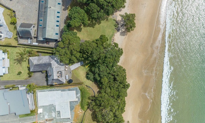 Coopers Beach House | LIGHTHOUSE