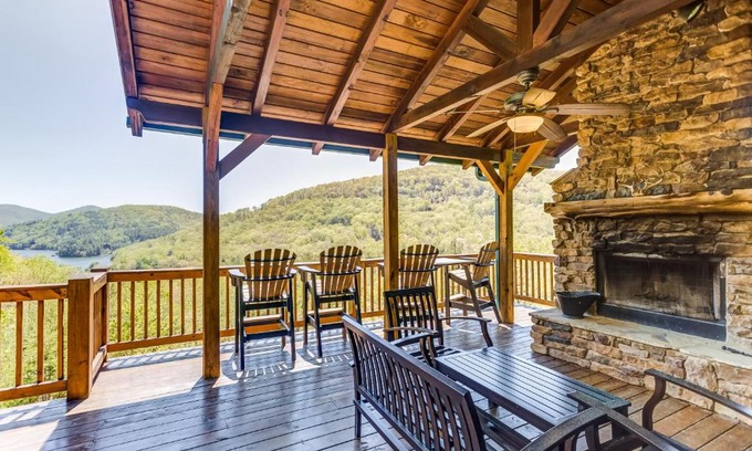 Necowa Cove House | Lights Lodge