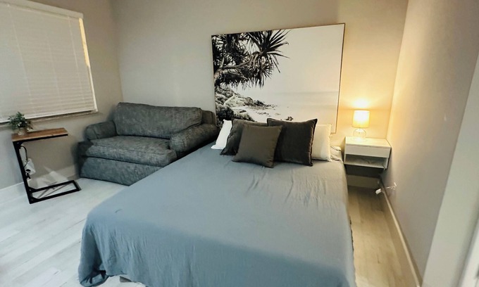 Deerfield Beach Apartment | Like New - Studio Apartment with Separate Kitchen, Wifi & DirectTV