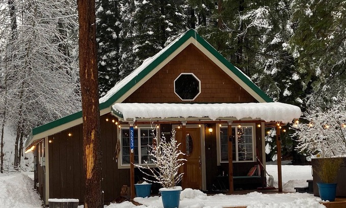 Ardenvoir Cabin | Lil Bigfoot Chalet
