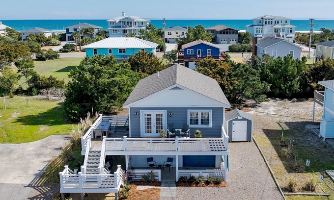 Topsail Beach House | Lil'TipSea (Downstairs)- Your Beach Getaway on Topsail Island, NC