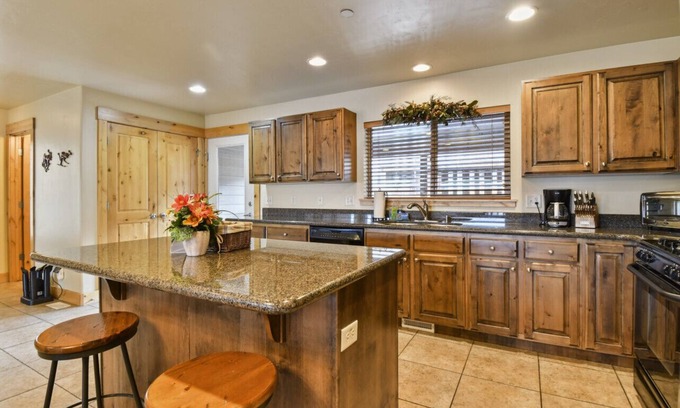 Bear Hollow Village House | Lillehammer Lodge - Great Location, Large Bear Hollow Townhome
