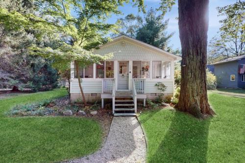 Lakeside House | Lilly Bell Villa