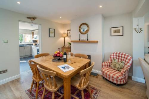 Cowes House | Lily Cottage