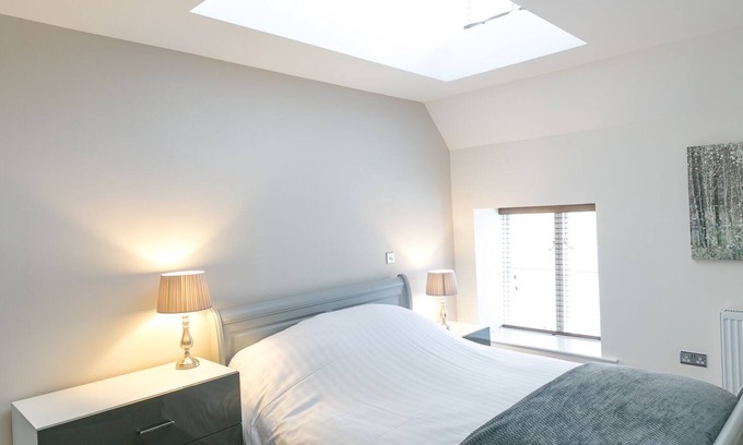 Stamford Apartment | Lily Pad - 2-bed apartment with river views