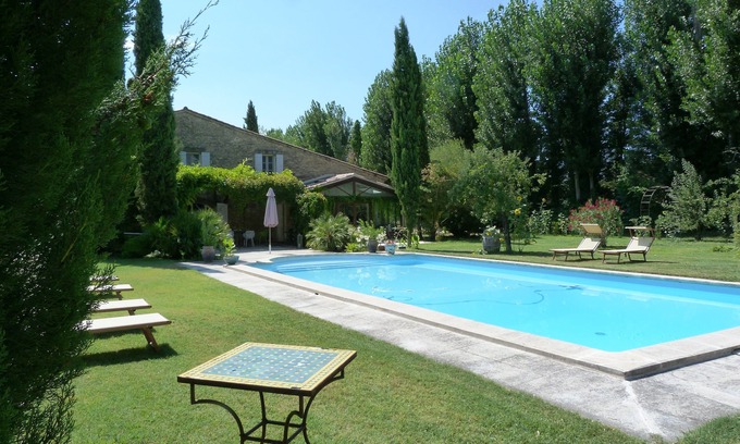 L'Isle-sur-la-Sorgue Apartment | Lily's Studio Mas Great Galops