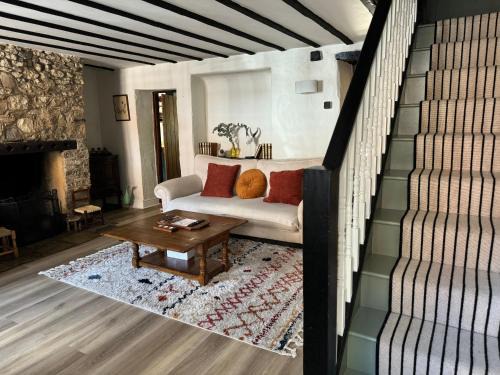 Bicester House | Lilywood Cottage - 2BR Central Bicester