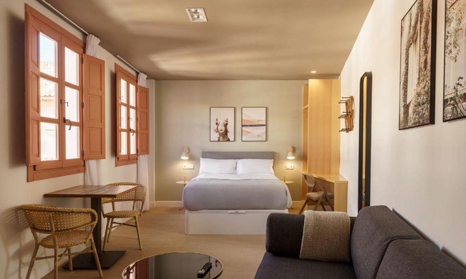 San Lorenzo Apartment | Limehome Cordoba Calle Pozanco - City Center