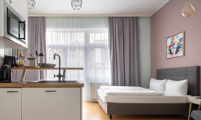 Outer Neustadt Apartment | limehome Dresden Tannenstraße | Suite + Spa Bath