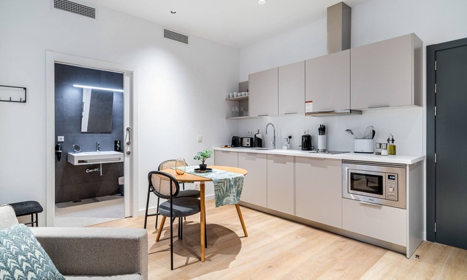 Cruz Roja-Capuchinos Apartment | Limehome Sevilla Ronda de Capuchinos