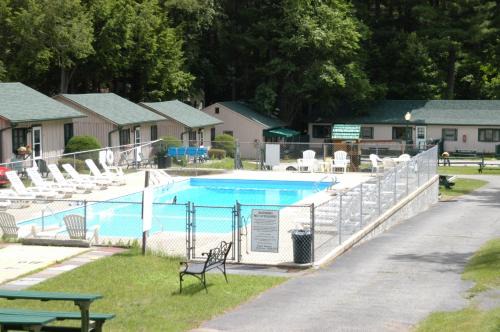 Lake George Resort | Lincoln Log Colony