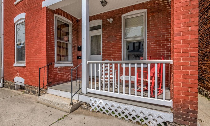 Gettysburg Apartment | Lincoln Quarters, 2nd floor, Only 2 blocks to the center of town.