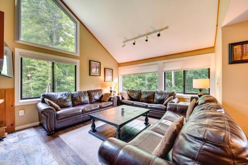 Lincoln House | Lincoln Townhome with Community Pool and Club Access!