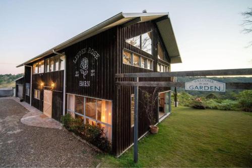 Montville House | Linden Rose Barn