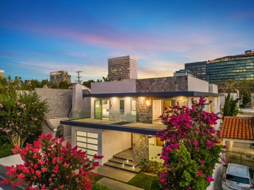 Carthay Circle Villa | Lindenhurst