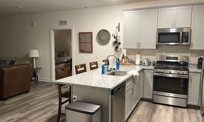Rehoboth Beach Condo | *LINENS INCLUDED!* First Floor Condo with Community Pool & Bayviews
