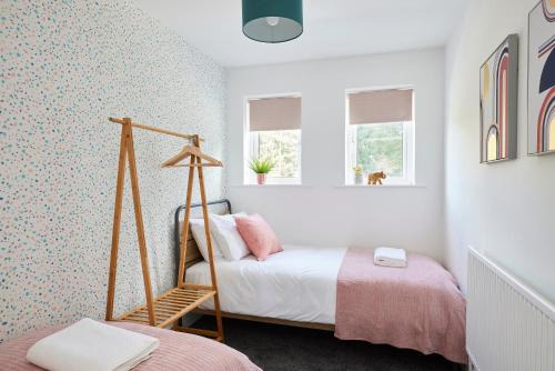 Ainley Top House | Links to M62 - 3 bedroom property