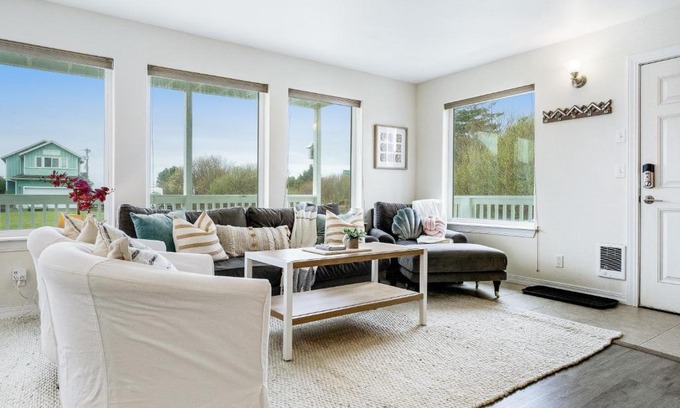 Pacific Beach House | Little Blue Beach House