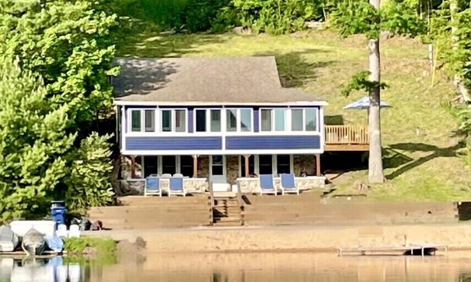 Mayfield House | Little Blue on a Big Blue Lake