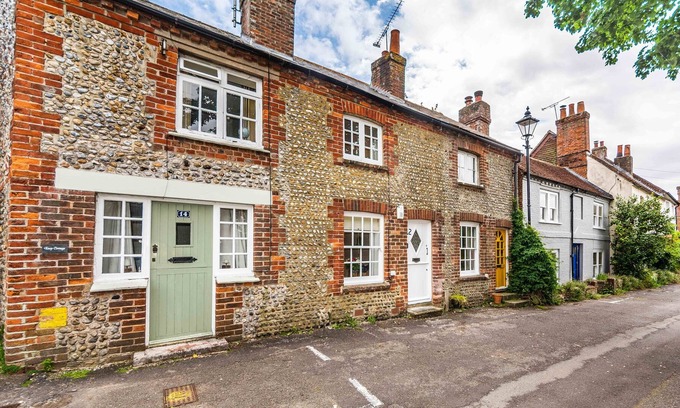 Arundel Cottage | Little Cottage, Old Town Arundel