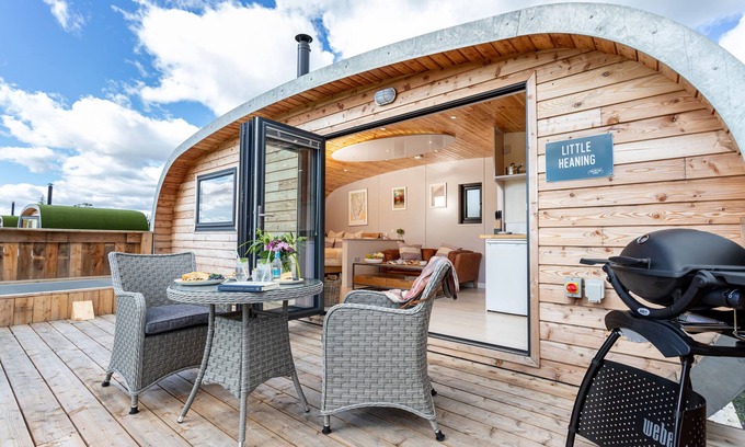 Grange-over-Sands Cottage | LITTLE HEANING, romantic, with hot tub in Cartmel
