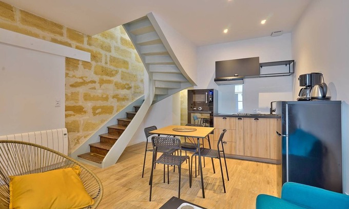Libourne Apartment | little house fully equipped with 1 bedroom and 1 mezzanine in the heart of Libourne