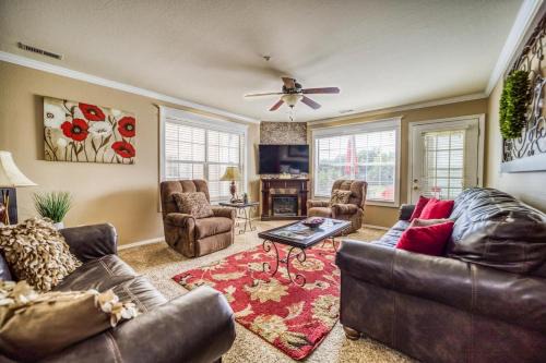 Branson House | Little House on the Fairway- Luxury Golf Condo