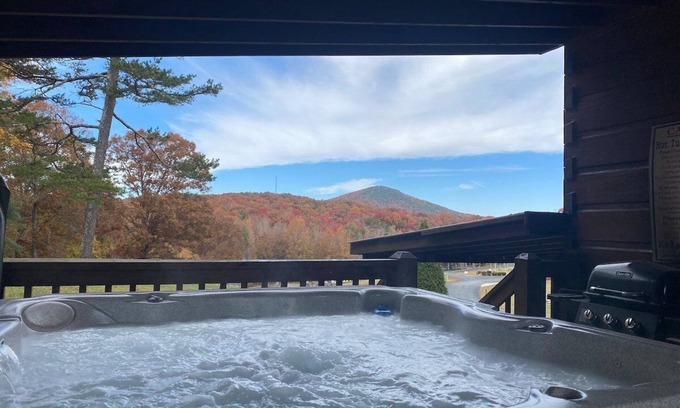 Blairsville Cabin | Little Mia's Mountain View Cabin