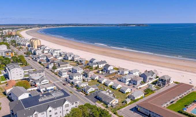 Old Orchard Beach Apartment | Little Miss Cottages - 173 House